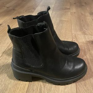 Black lugged Boots